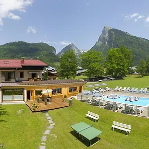 La Cour Samoens